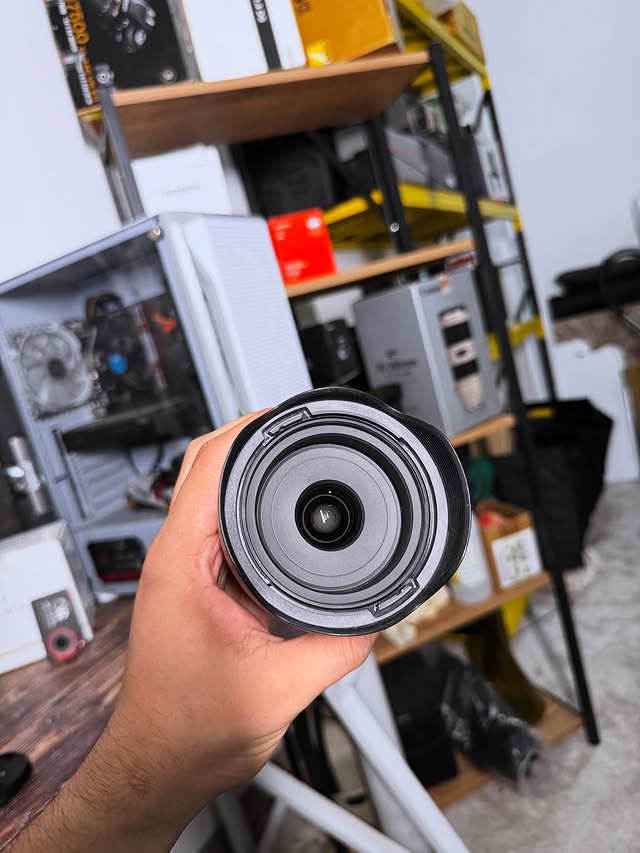 Lente 24 MM F2.8 TAMRON SONY