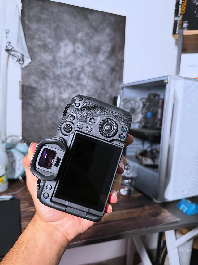 Canon EOS R5 seminova