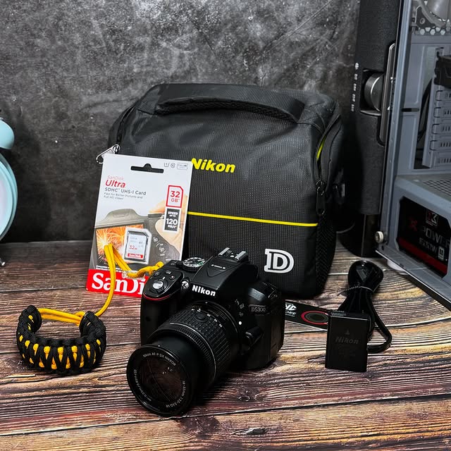 Câmera Nikon D5300 + 18-55mm Kit