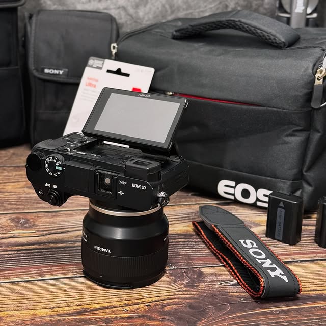 Câmera Sony a6300 + Tamron 24mm