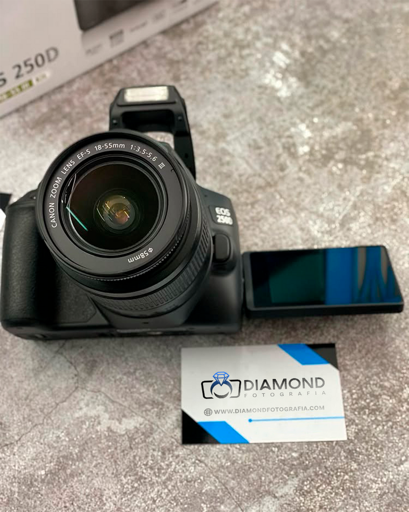 Câmera Canon EOS 250D + Lente EF 18-55mm