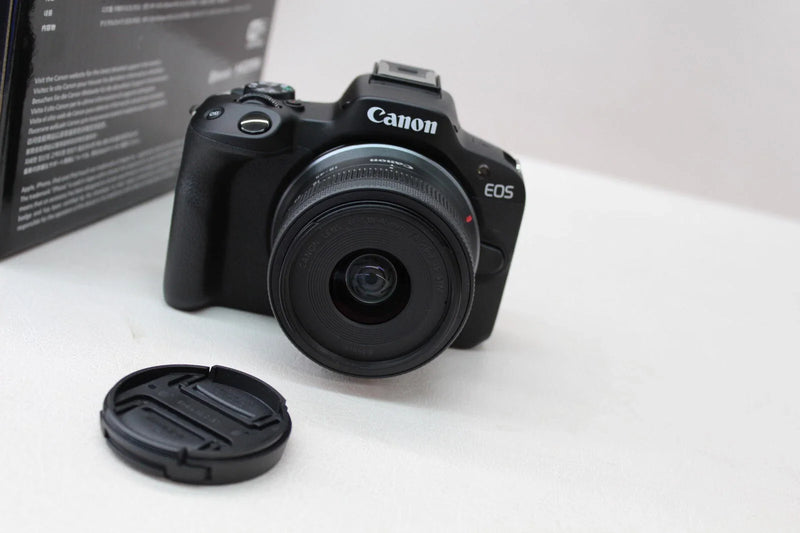 Camera Canon EOS R50 + lente 18-45mm