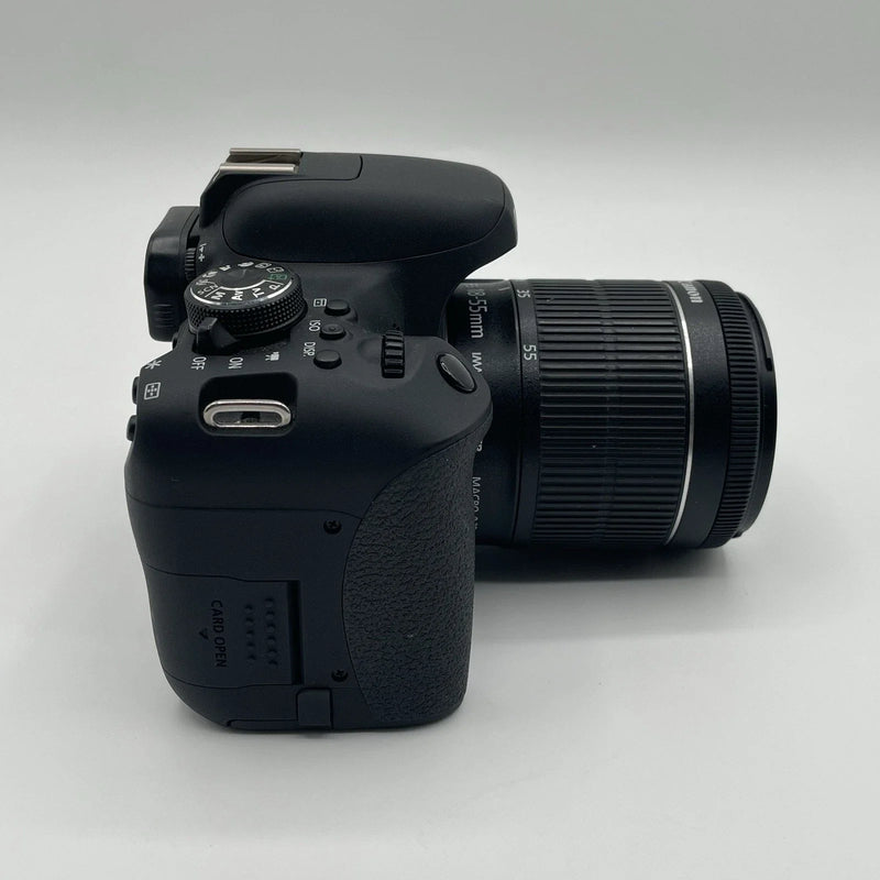 Canon EOS Rebel T6i + Lente 18-55mm IS STM