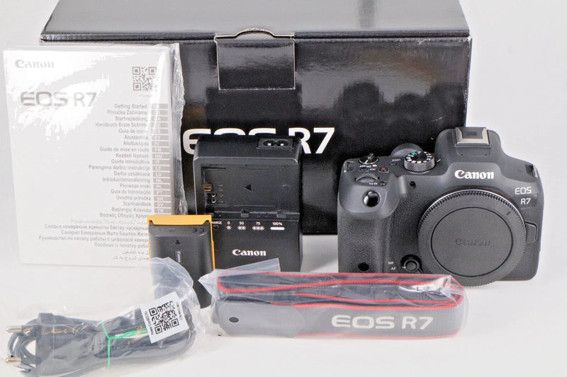 Camera Canon EOS R7