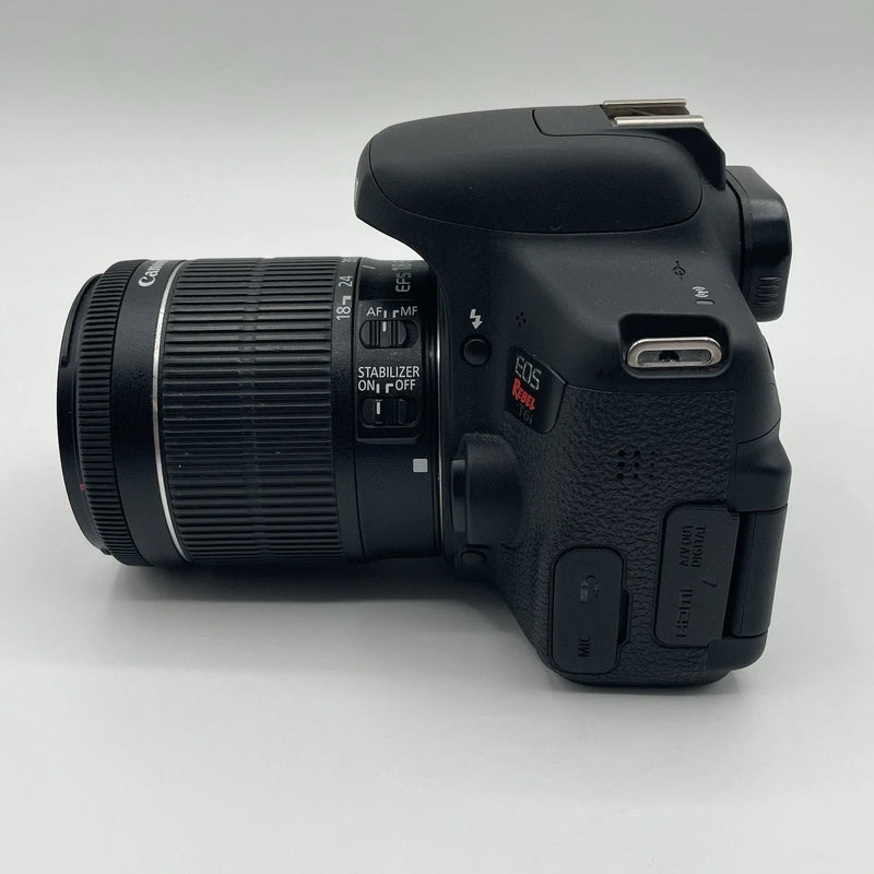 Canon EOS Rebel T6i + Lente 18-55mm IS STM